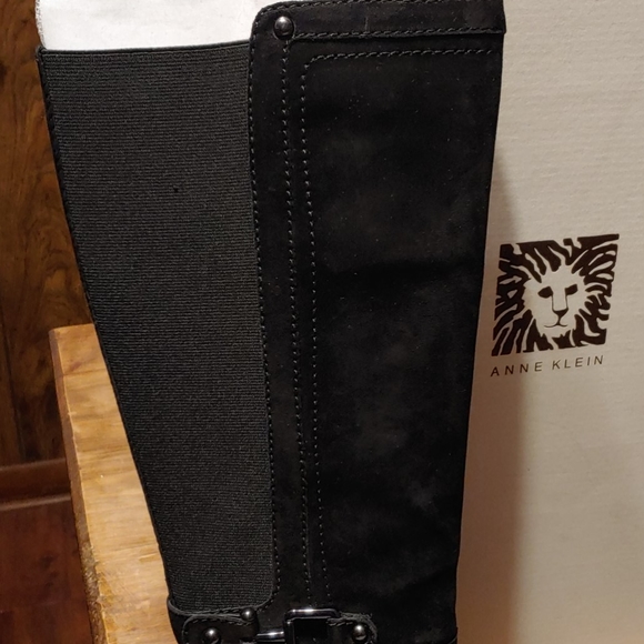 ANNE KLEIN BLACK SUEDE BOOTS SIZE 8 NWT - Picture 4 of 8